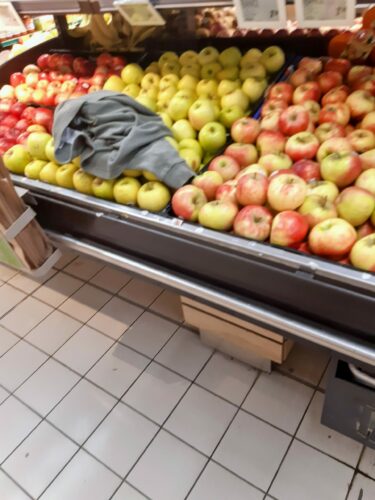 FRUITS, LEGUMES ET VETEMENT 